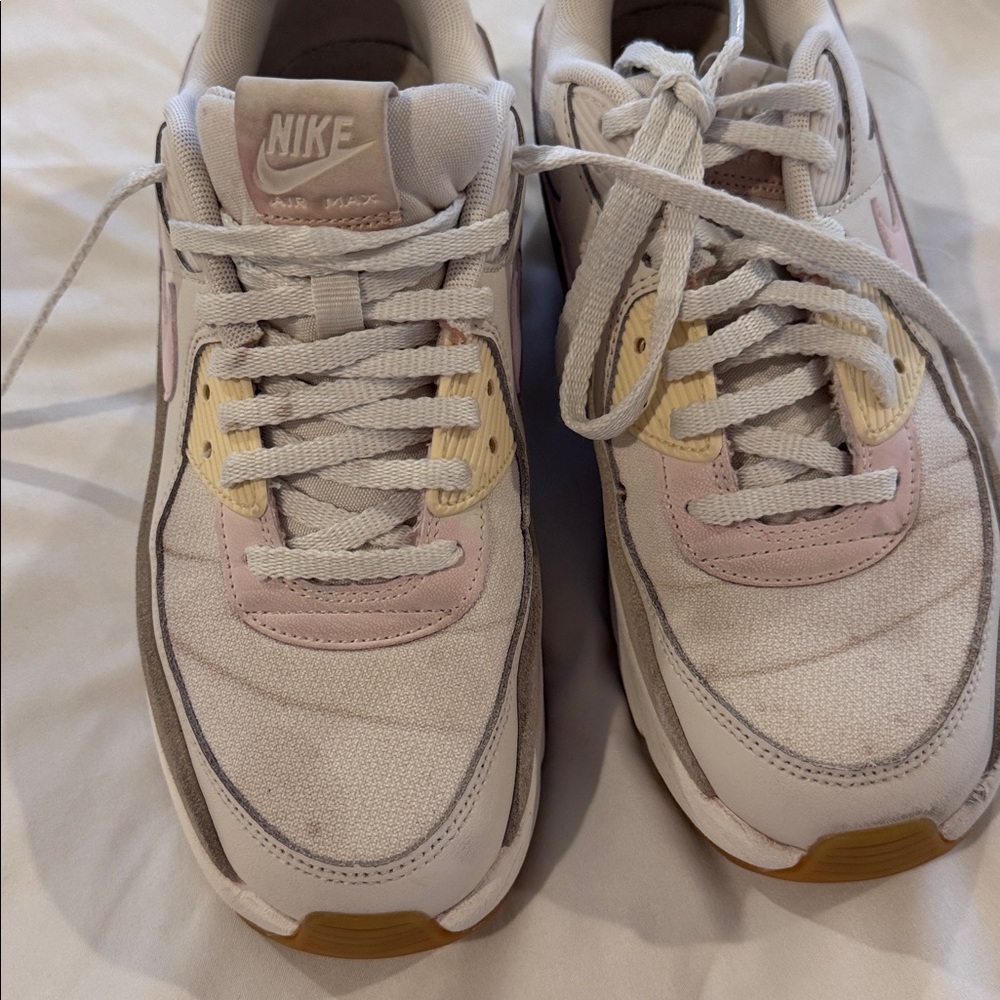 Nike Air Max 90 LV8 Platform Sneaker - Picture 6 of 8